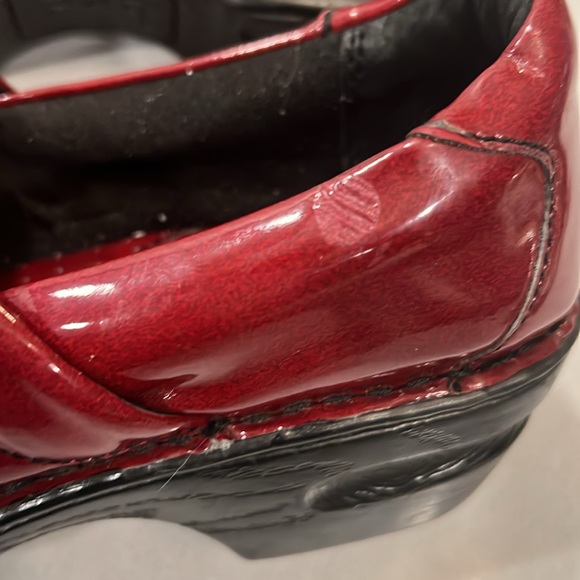 Boc Born Concepts Cherry Red Vegan professional clogs - Women’s 8.5 - Picture 3 of 6